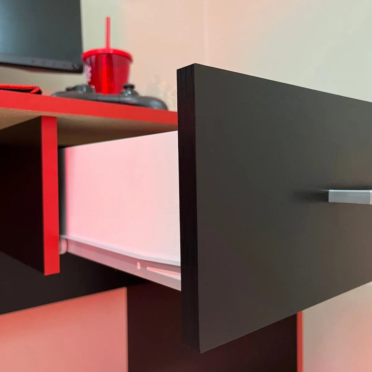 Escrivaninha Gamer - Preto C / Vermelho - 6 - Móveis Curitiba | Moveirama