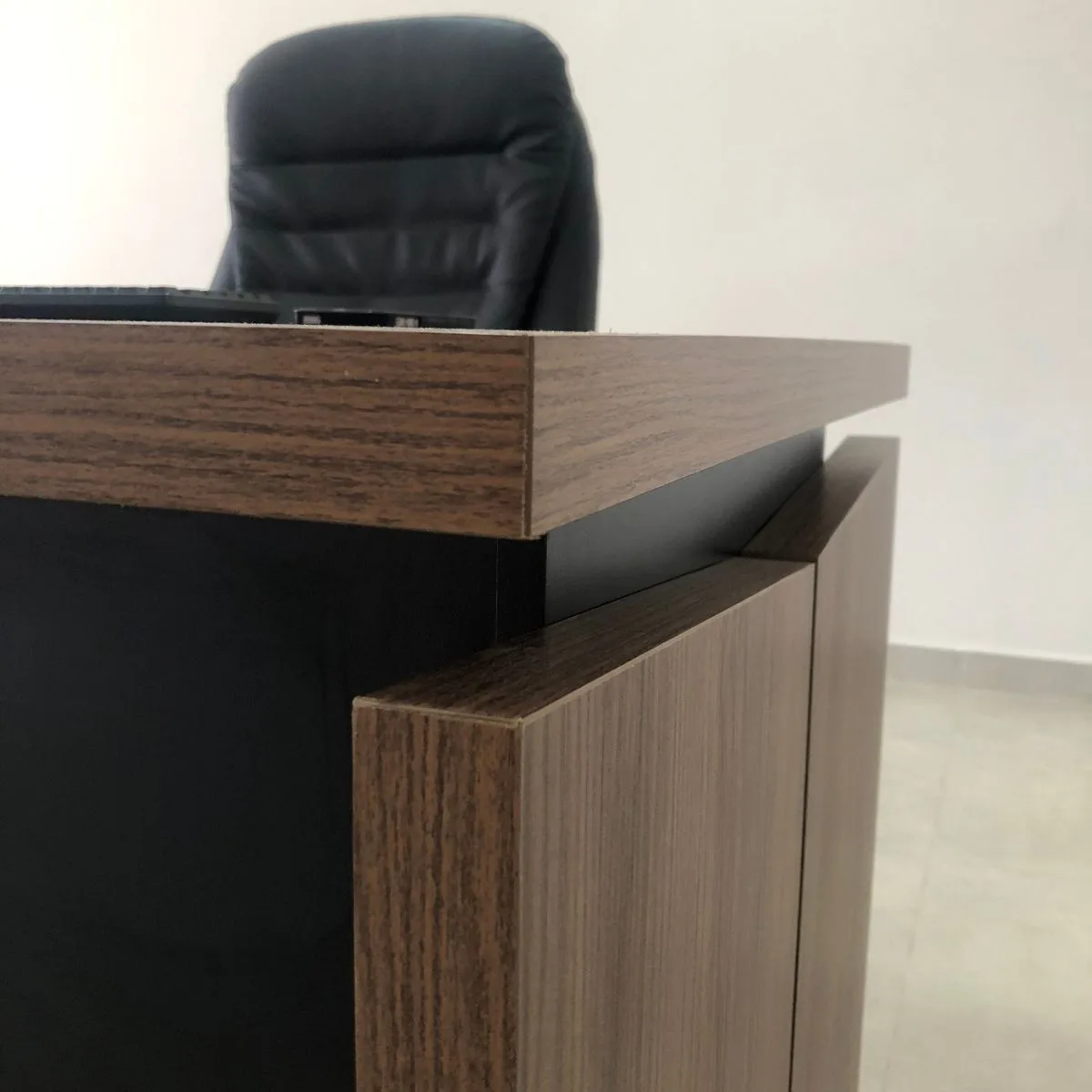 Estação Gerência Connect - Y37 Connect - Nogal/Preto