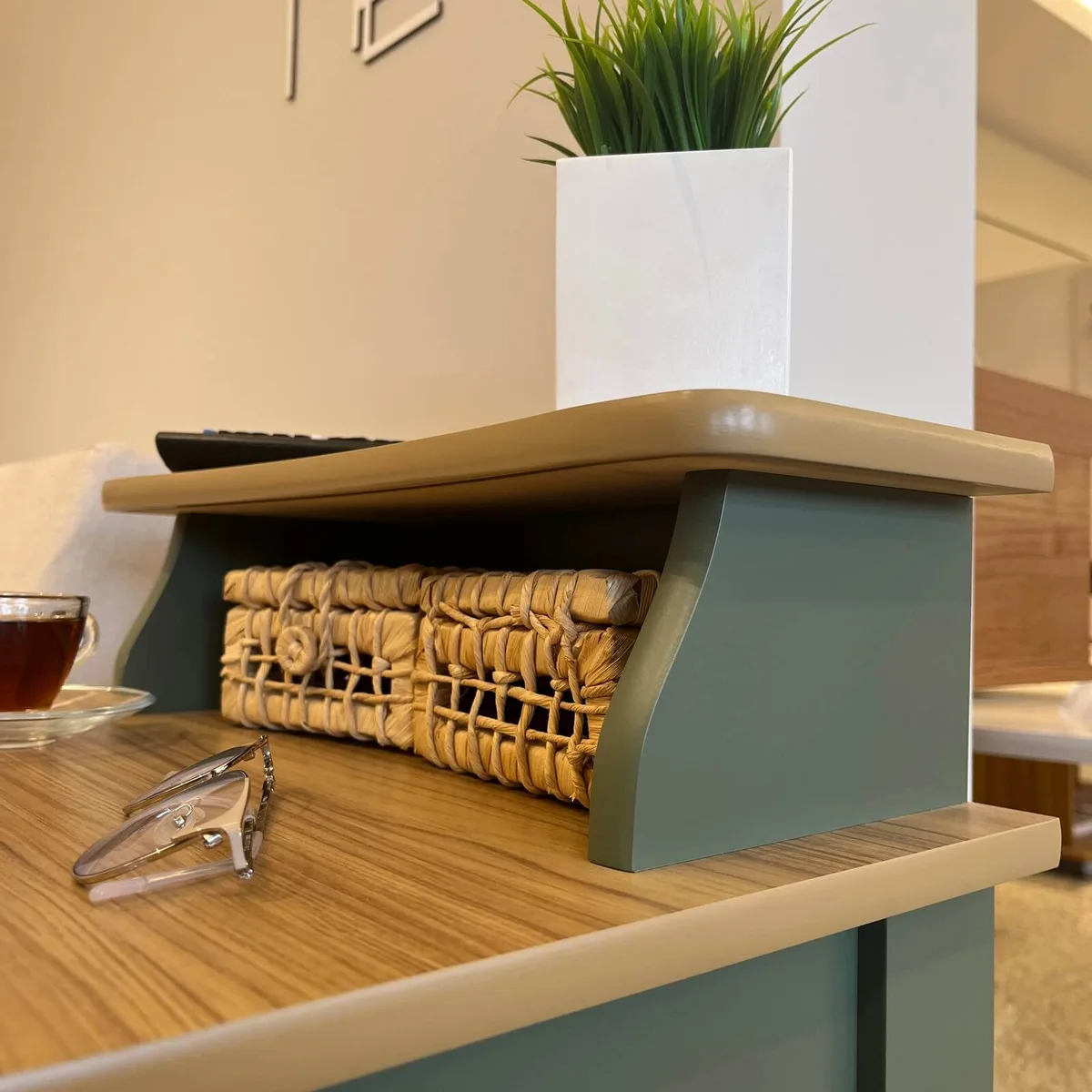 Mesa de Apoio Charlotte - Menta C / Carvalho - 4 - Móveis Curitiba | Moveirama