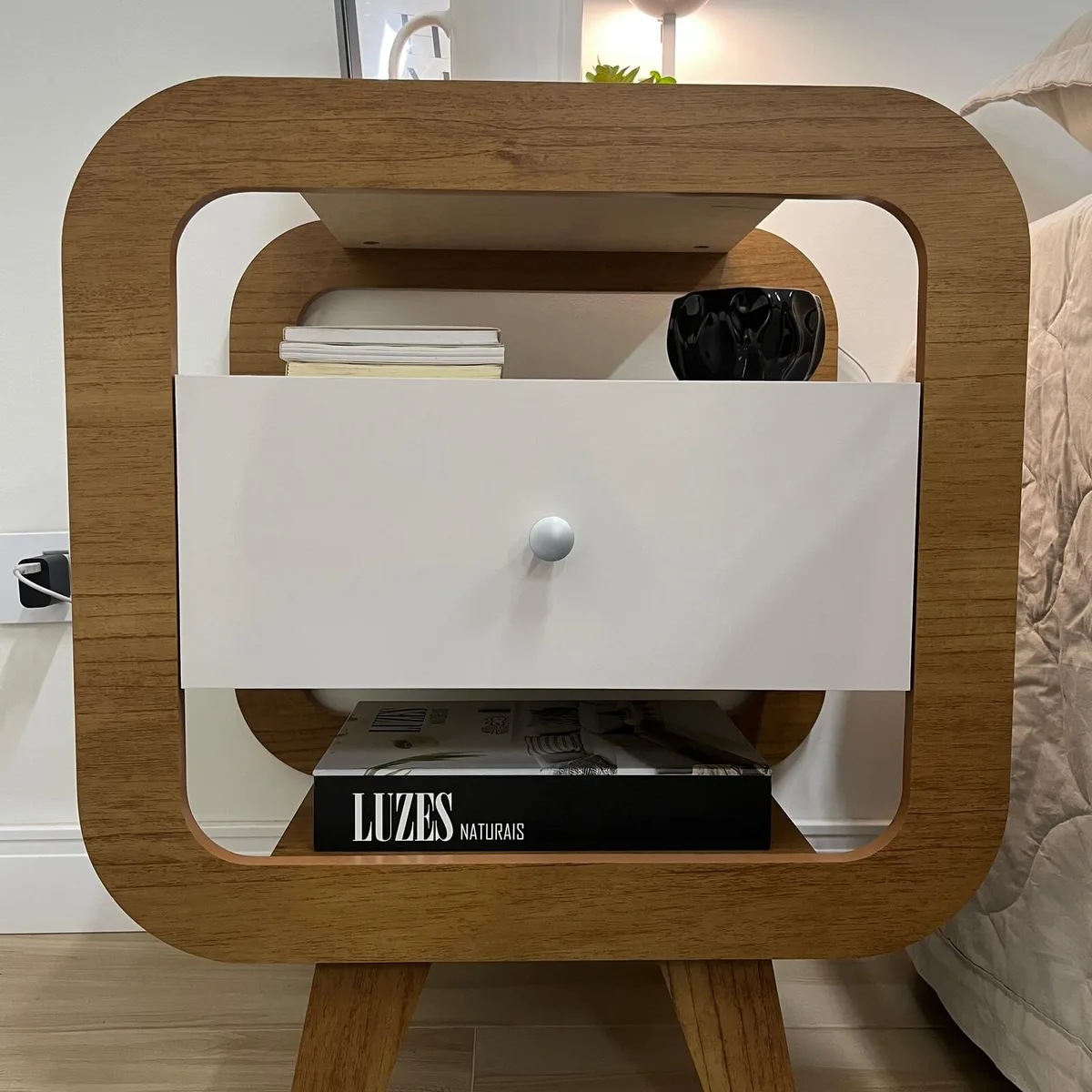 Mesa de Apoio Theo - Cinamomo C / Off White - 9 - Móveis Curitiba | Moveirama