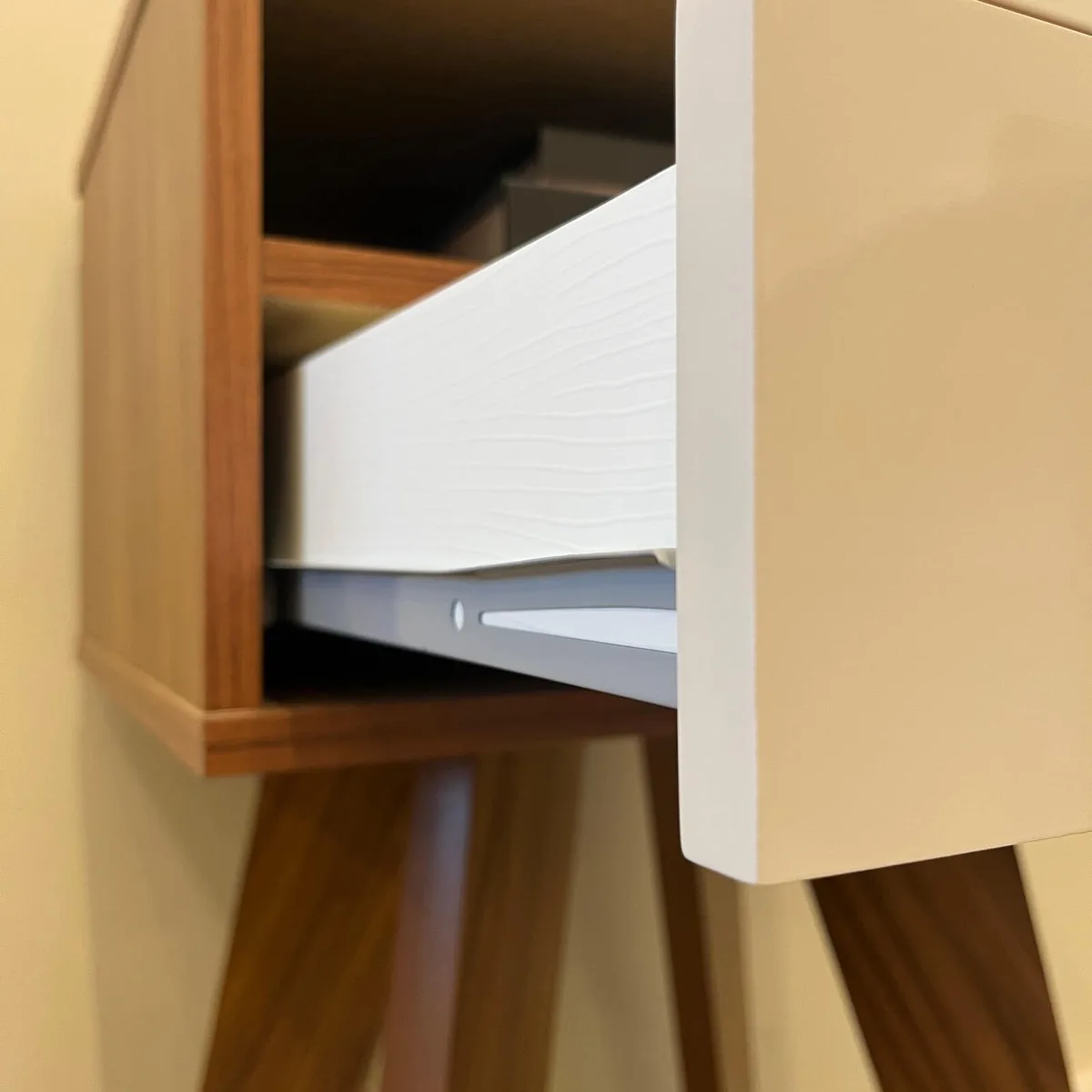 Mesa de Apoio Vip - Cedro C / Off White - 7 - Móveis Curitiba | Moveirama