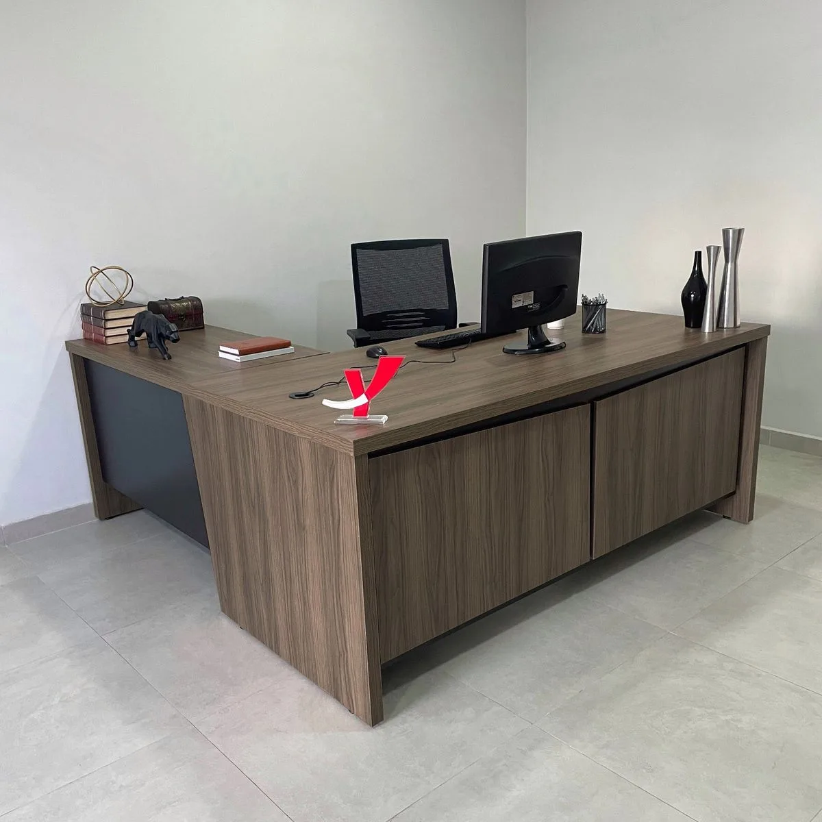 Mesa Chefia - Y37 - Nogal/Preto