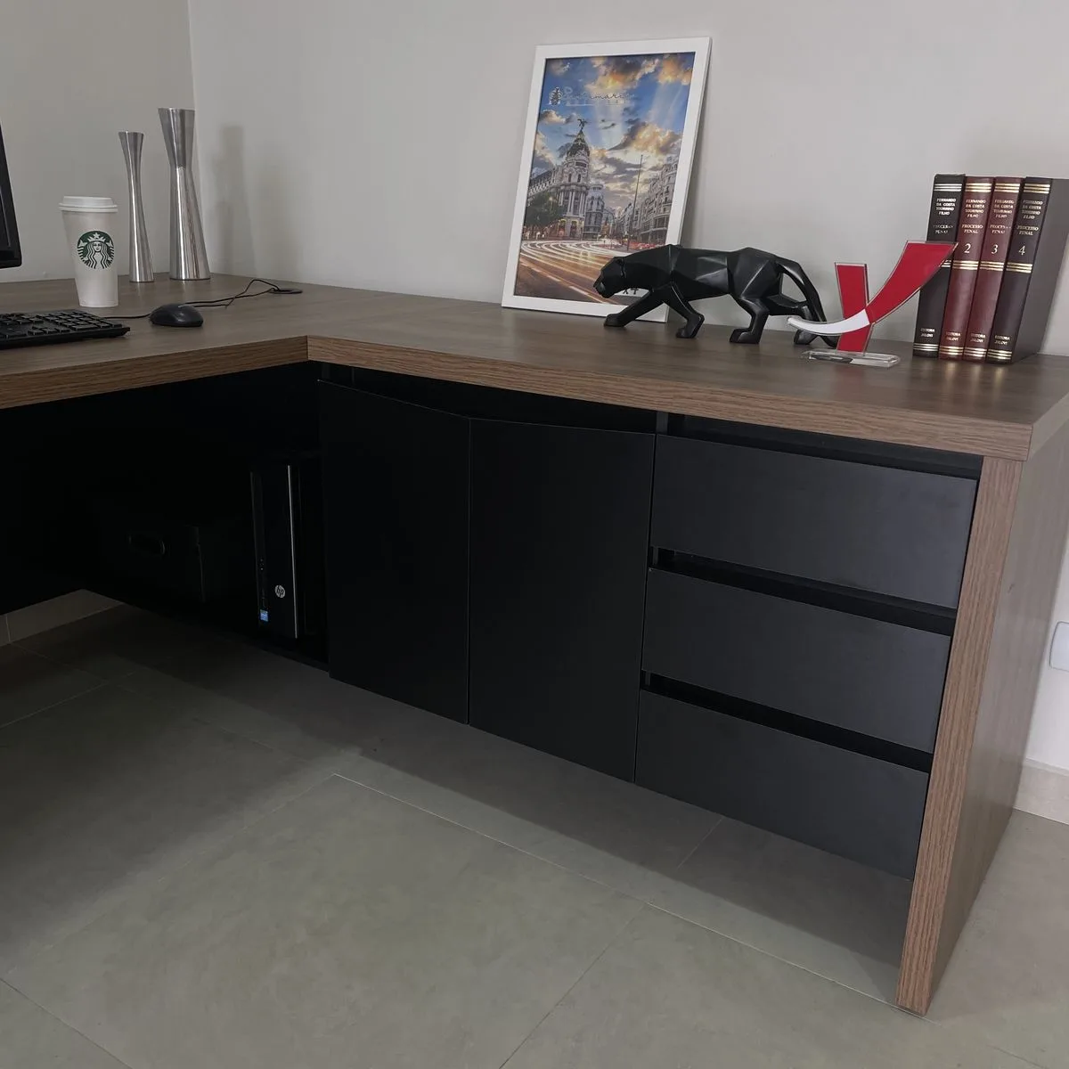 Mesa Chefia - Y37 - Nogal/Preto