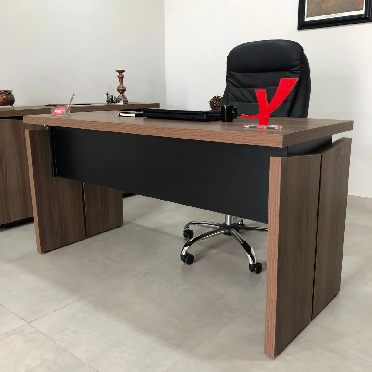 Mesa Operacional 1450 - Y37 - Nogal/Preto