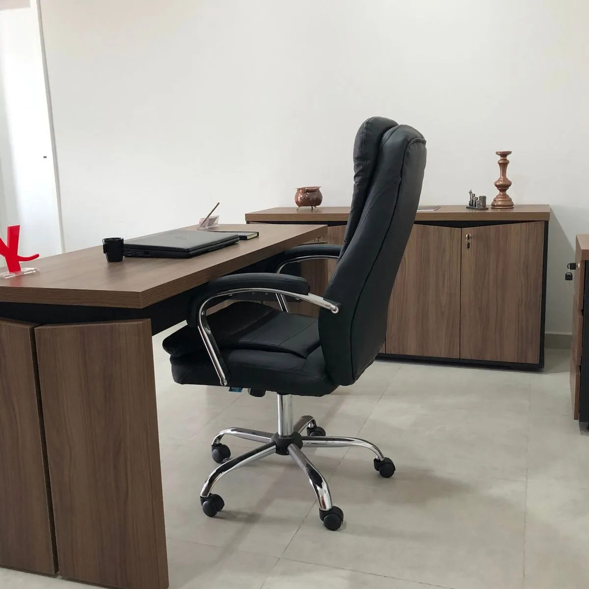 Mesa Operacional 1450 - Y37 - Nogal/Preto