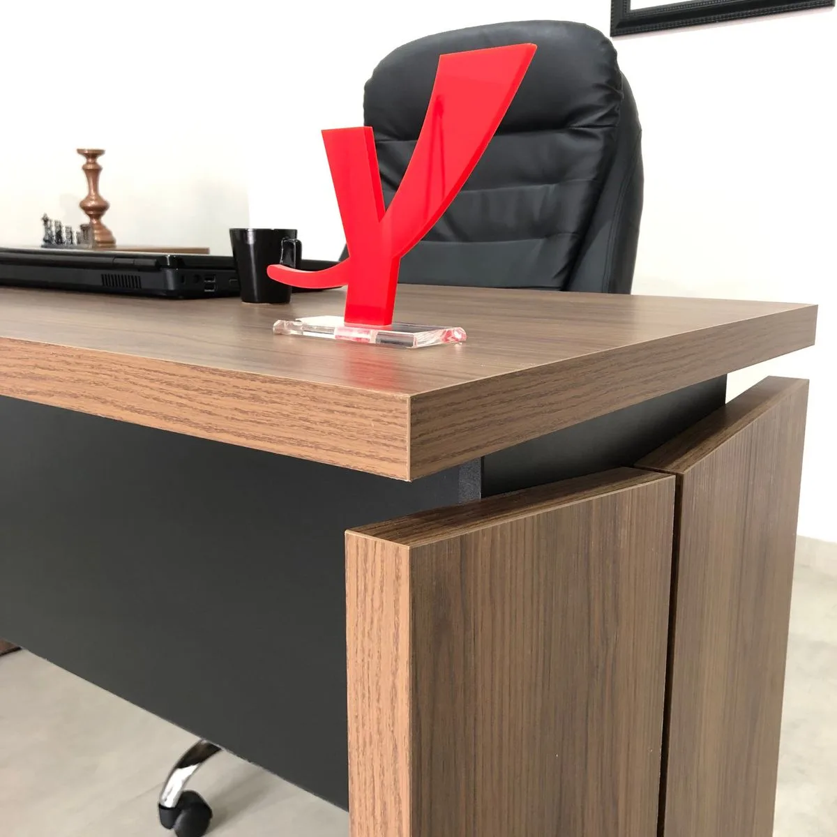 Mesa Operacional 1450 - Y37 - Nogal/Preto