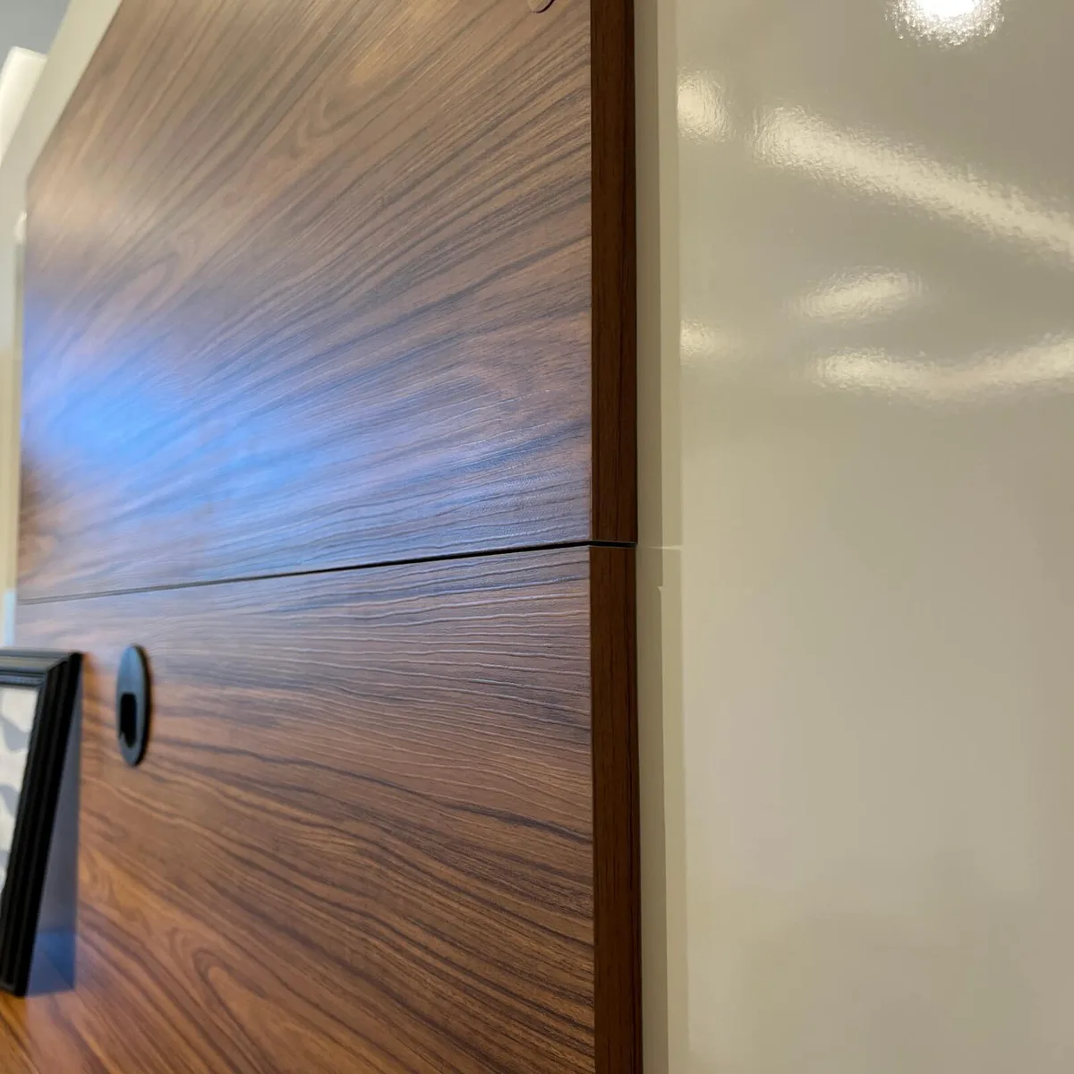 Painel Cine - Cedro Ou Cedro / Off White para TV até 47 polegadas - 3 - Móveis Curitiba | Moveirama