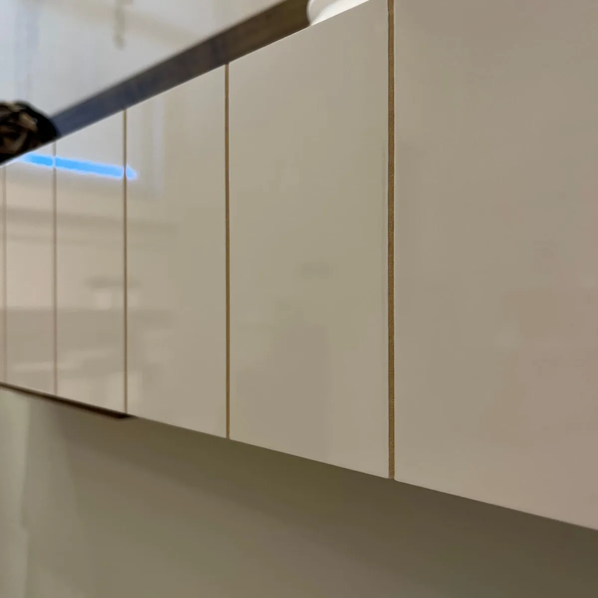 Painel Monza - Pinho C / Off White - 4 - Móveis Curitiba | Moveirama
