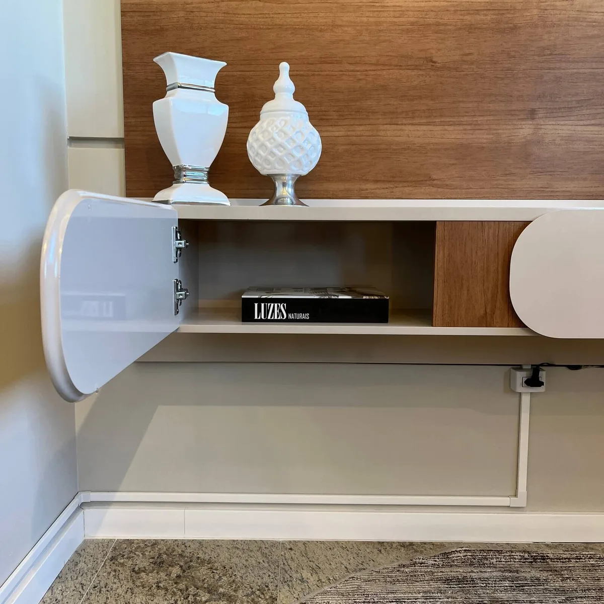 Painel Toronto - Cinamomo C /  Off White para TV até 72 polegadas - 3 - Móveis Curitiba | Moveirama