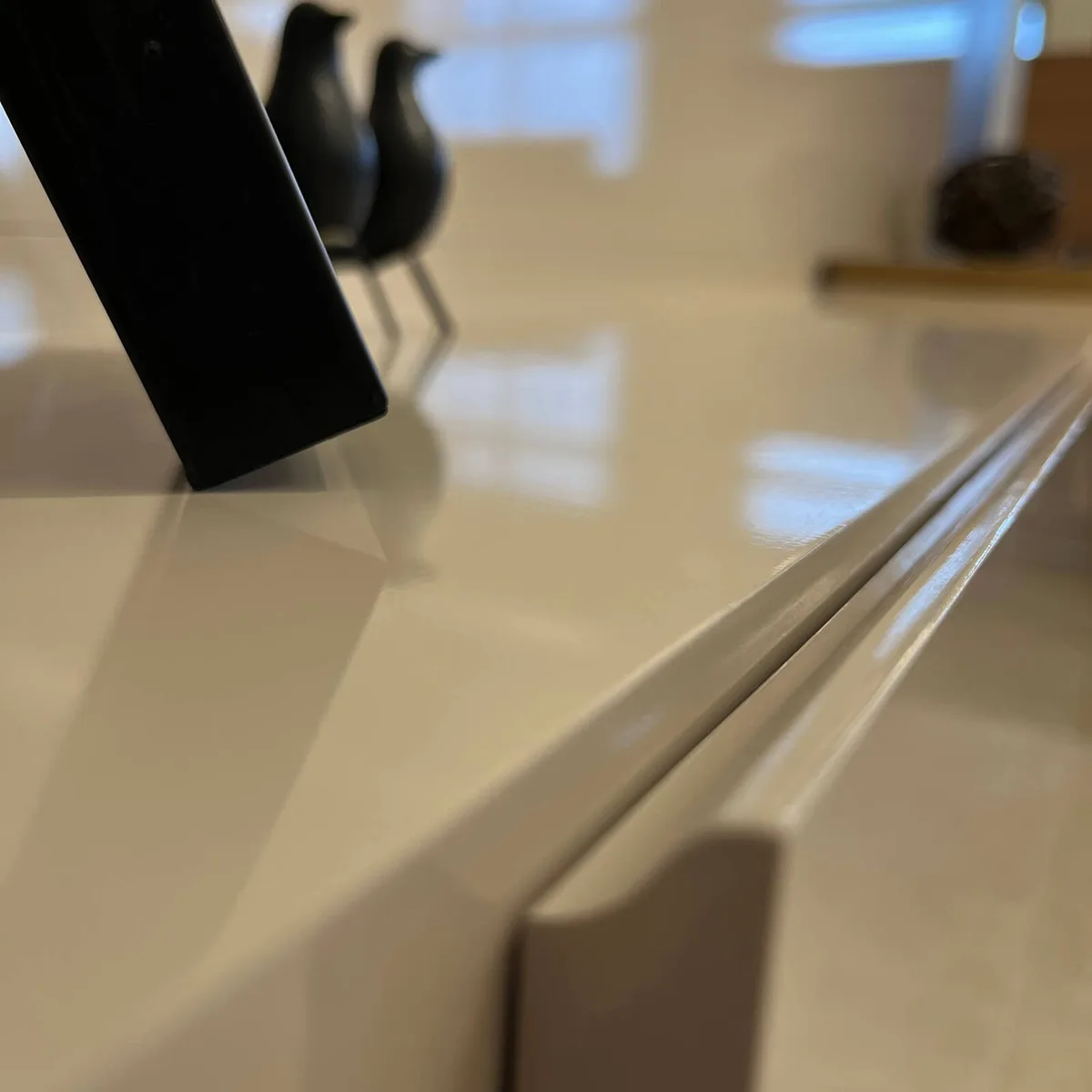 Painel Toronto - Off White C / Pinho para TV até 72 polegadas - 3 - Móveis Curitiba | Moveirama