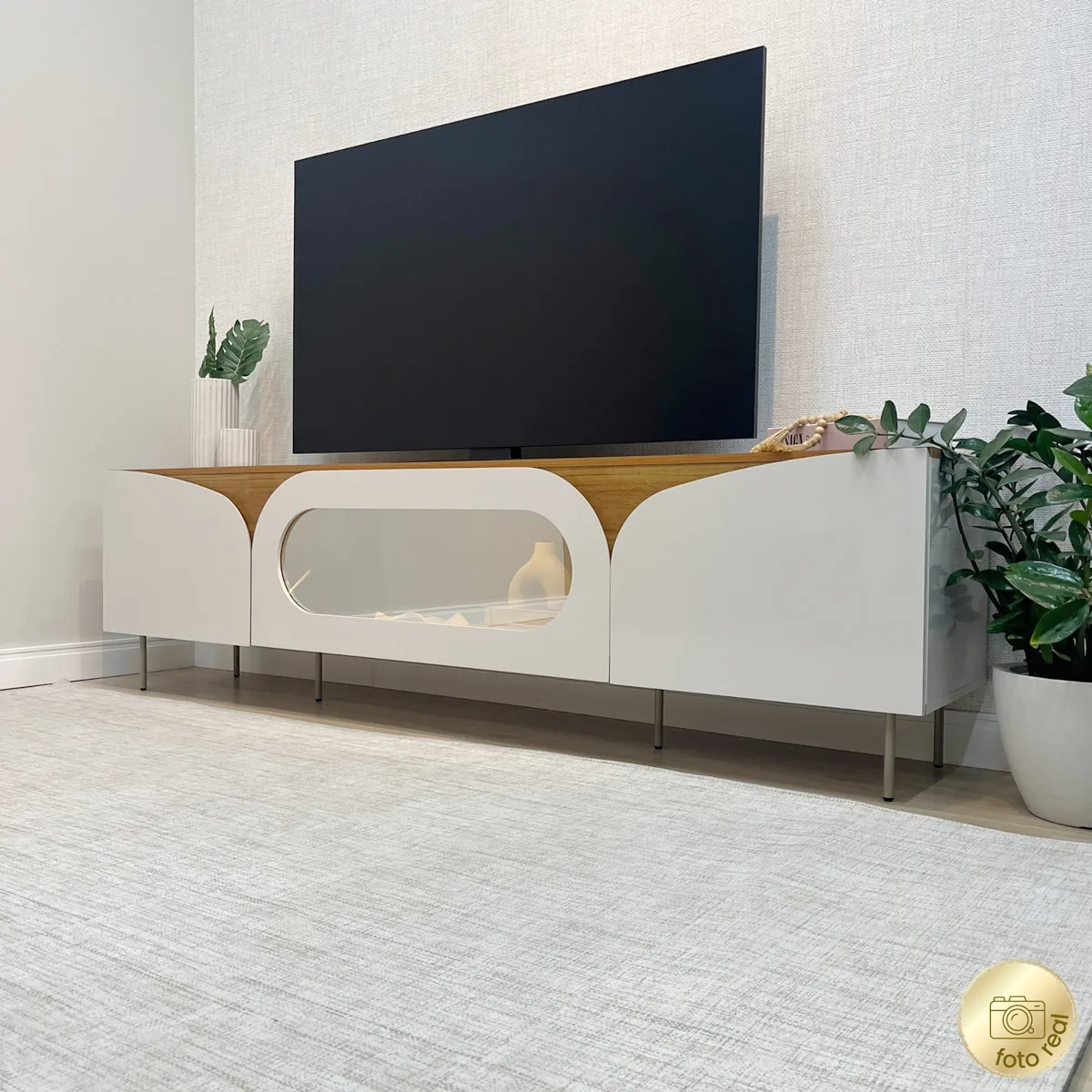 Rack Fiori - Cinamomo com Off White para TV até 85 polegadas - Móveis Curitiba | Moveirama