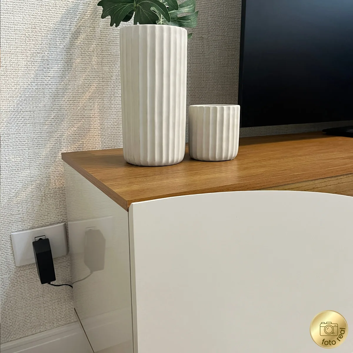 Rack Fiori - Cinamomo com Off White para TV até 85 polegadas - Móveis Curitiba | Moveirama